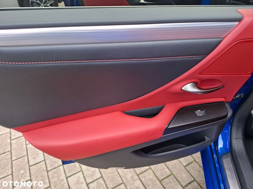 Lexus ES 300h F Sport Edition - 11