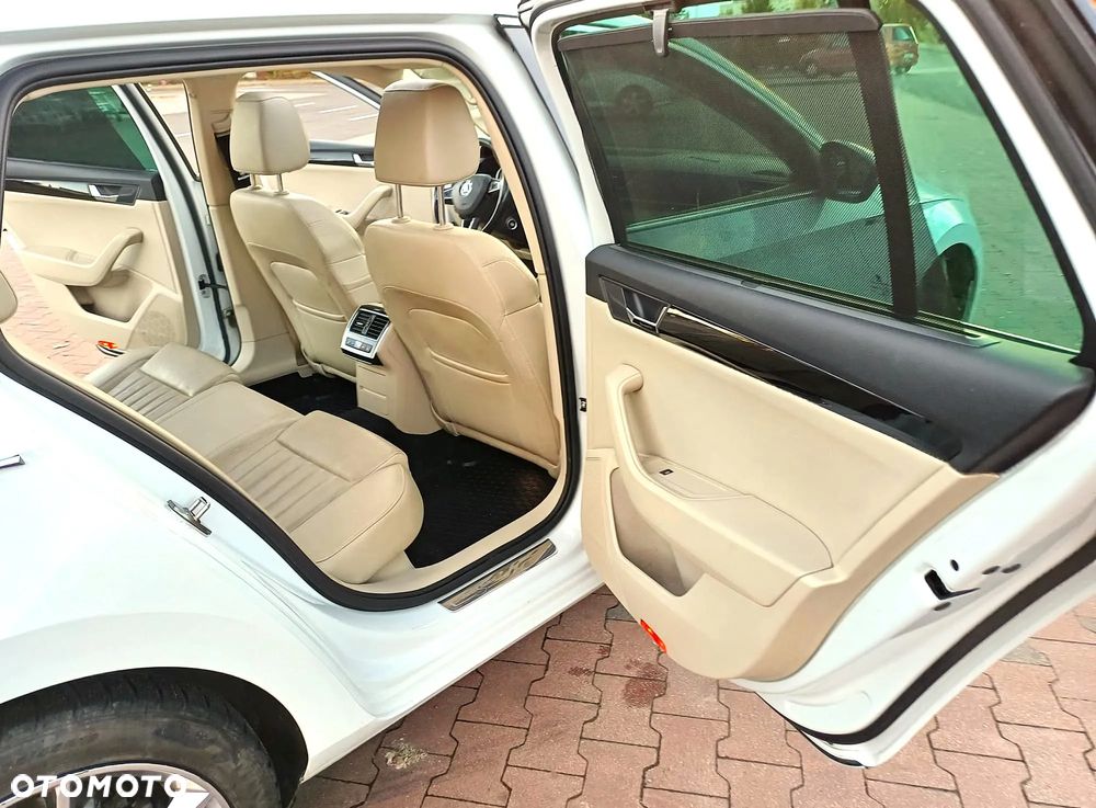 Skoda Superb Combi 2.0 TSI 4x4 DSG L&K - 25