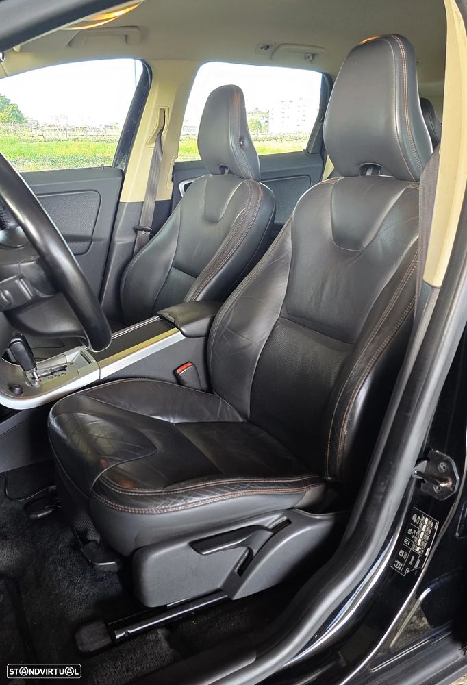 Volvo XC 60 2.4D AWD Aut. Summum - 17