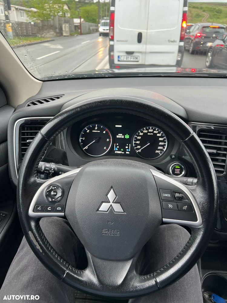 Mitsubishi Outlander 2.2 DI-D 4WD Top - 5