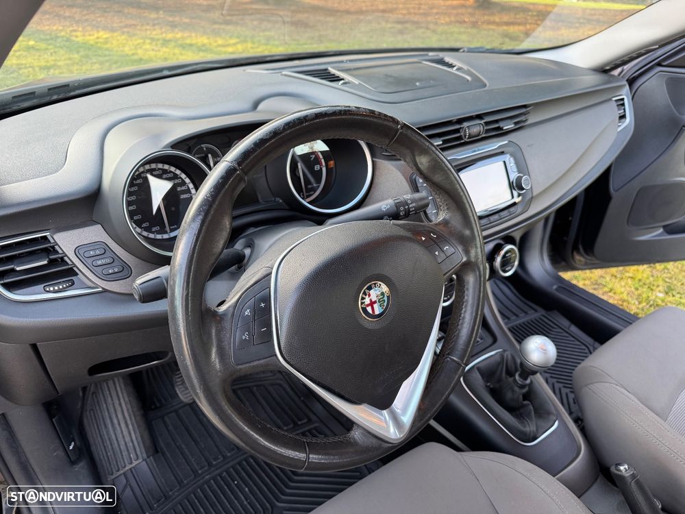 Alfa Romeo Giulietta 1.4 T M-air Distinctive - 12