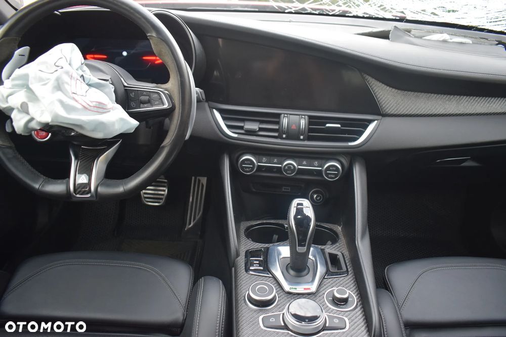 Alfa Romeo Giulia 2.9 Bi Turbo V6 Quadrifoglio - 13