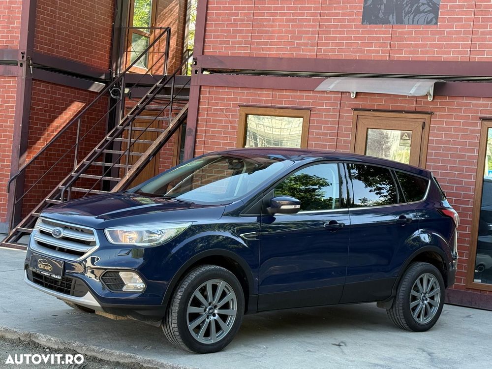 Ford Kuga - 36