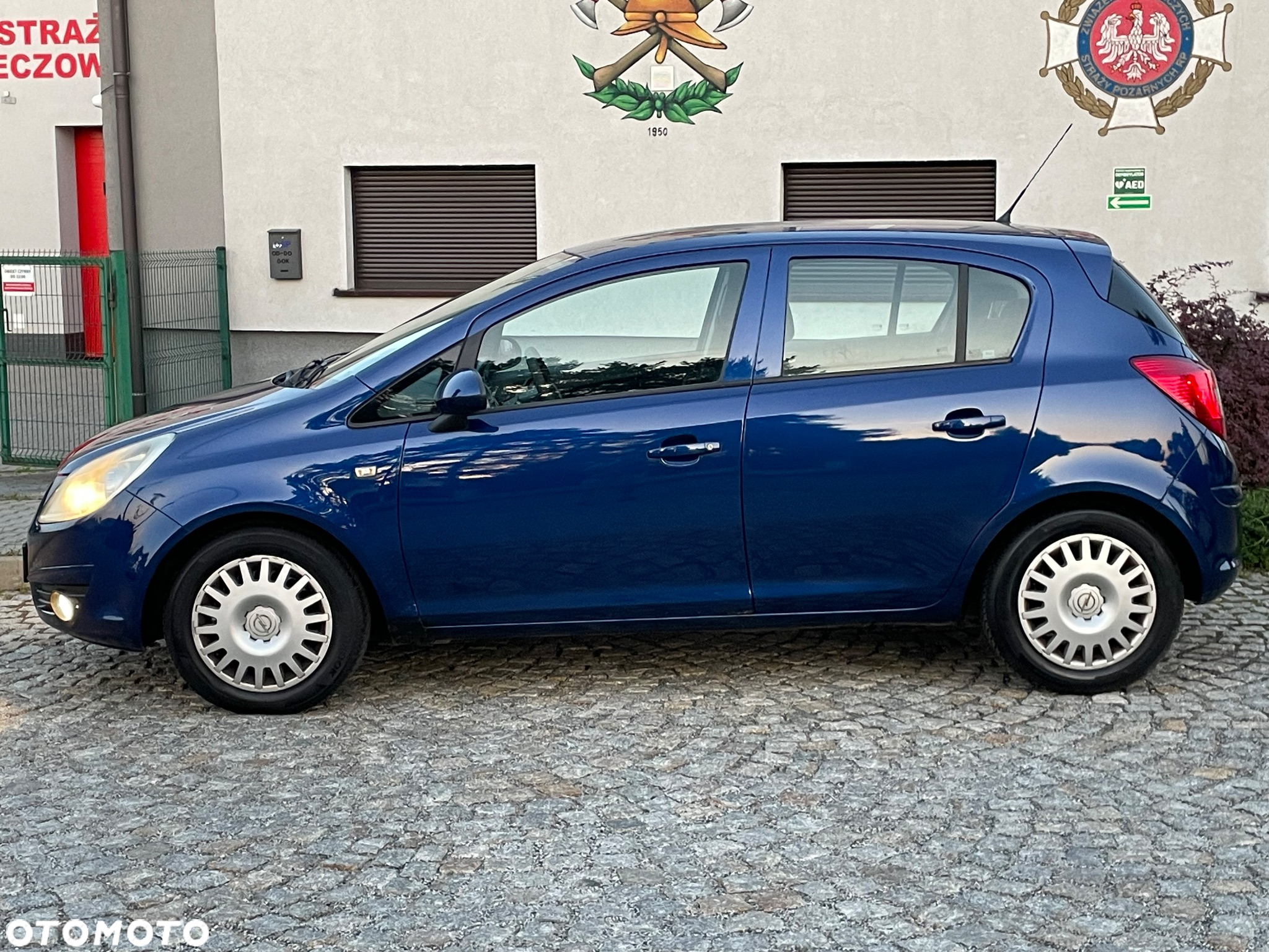 Opel Corsa 1.2 16V Cosmo - 5