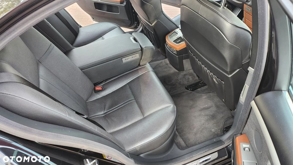 BMW Seria 7 740d - 21