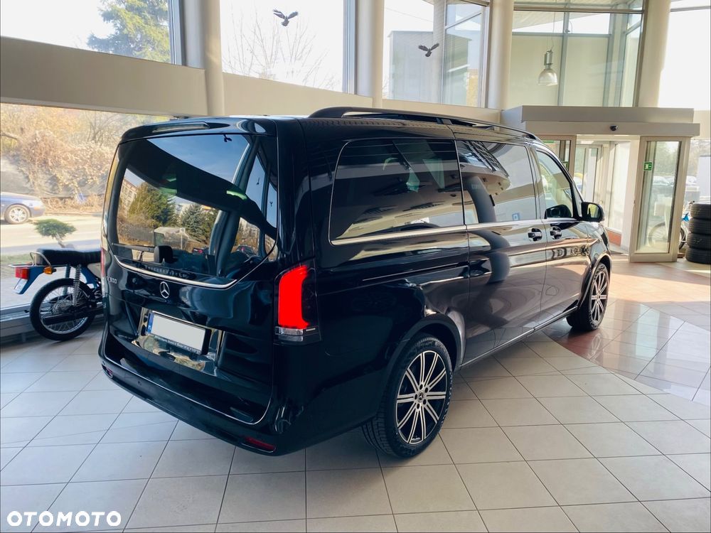 Mercedes-Benz Klasa V - 17