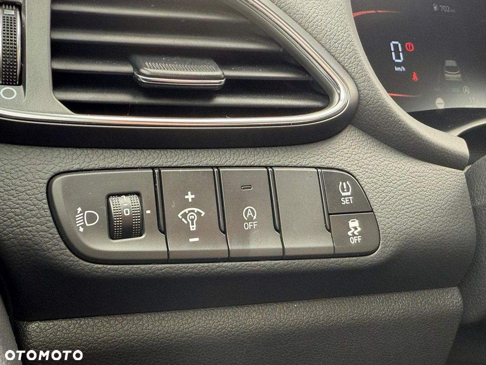 Hyundai i30 1.5 T-GDI 48V Smart - 24