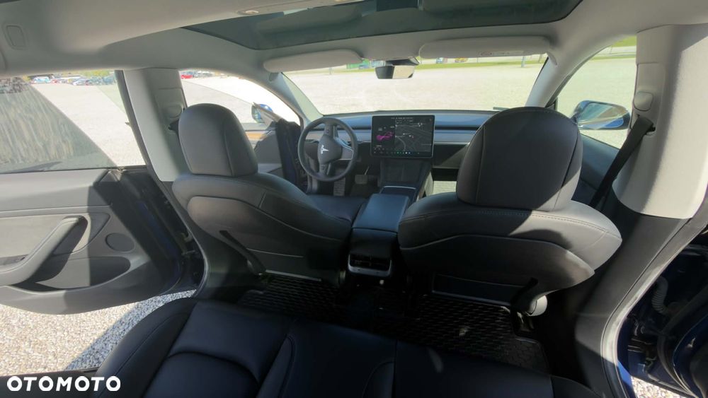 Tesla Model 3 - 6
