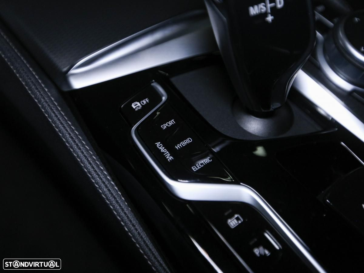 BMW 530 e Pack 50 anos M - 25