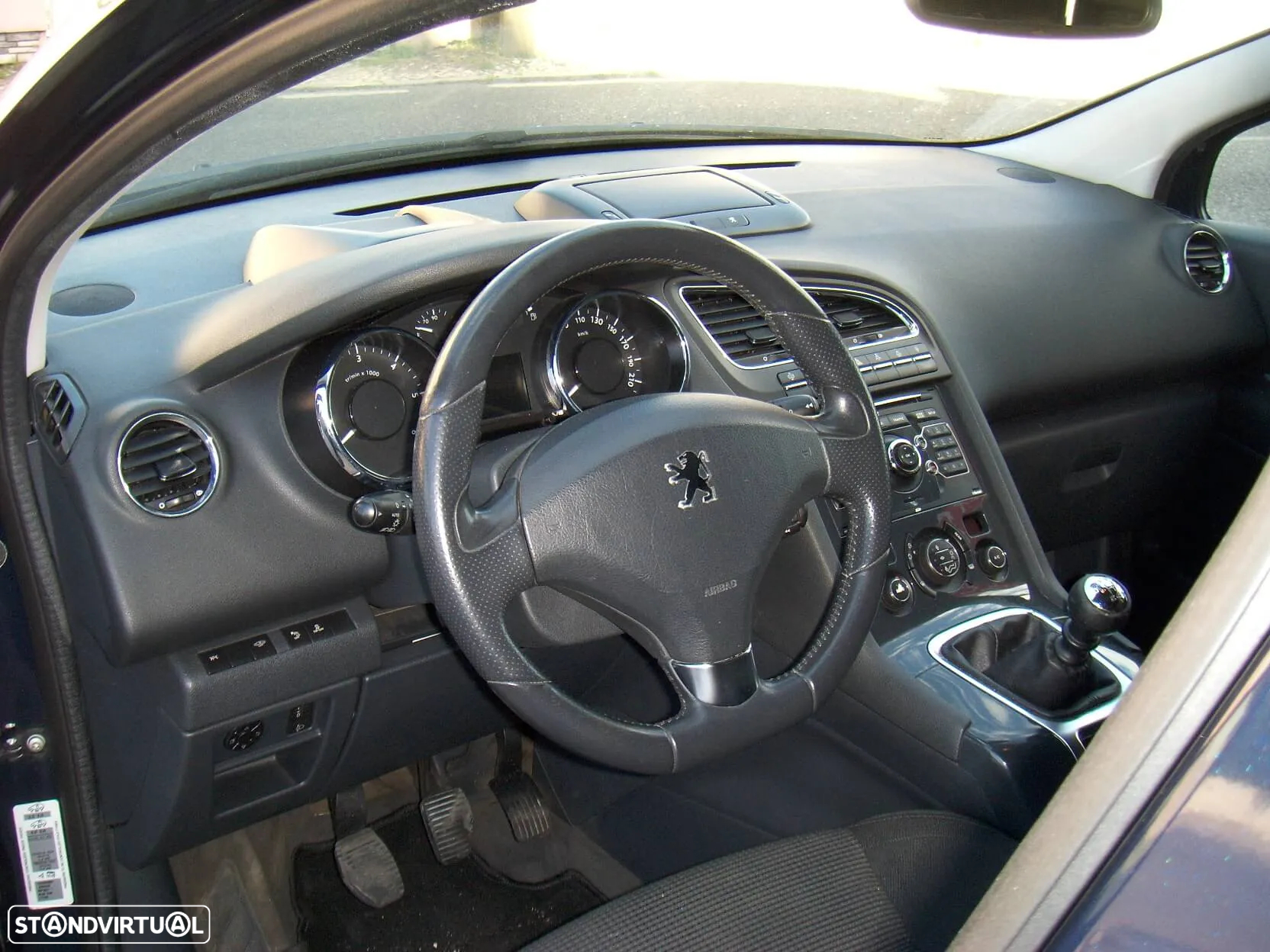Peugeot 5008 1.6 HDi Executive JLL17 - 7