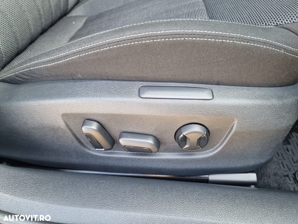 Skoda Superb 2.0 TDI DSG Premium Edition - 36