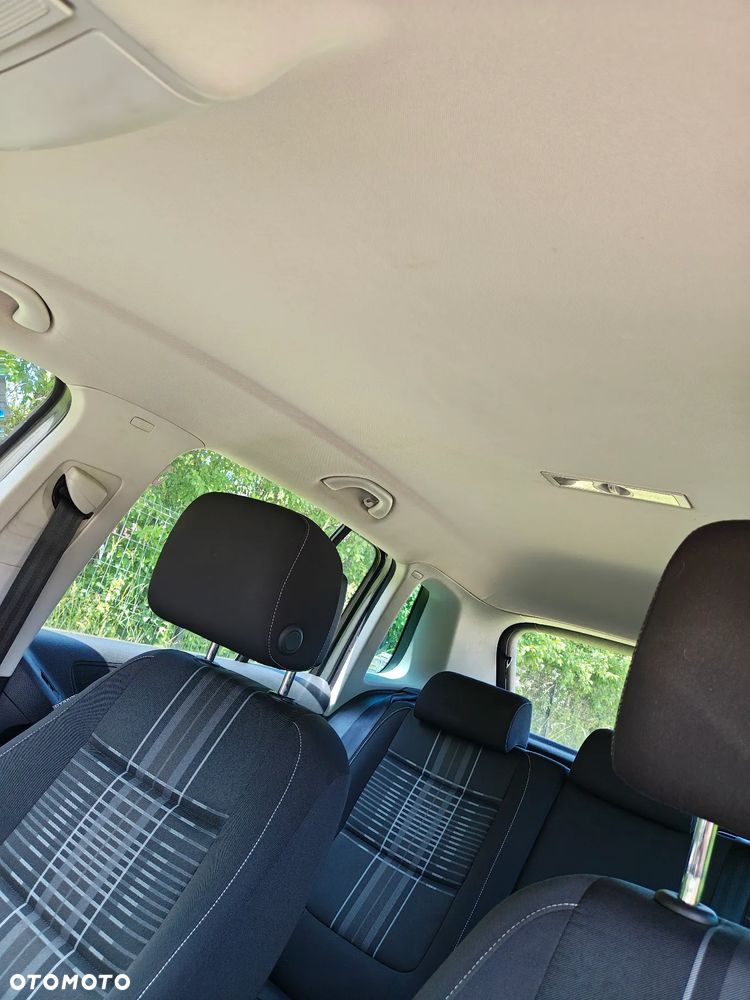 Volkswagen Tiguan - 15