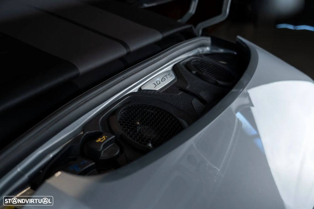 Porsche 911 (992) Carrera Cabrio 4 GTS PDK - 12