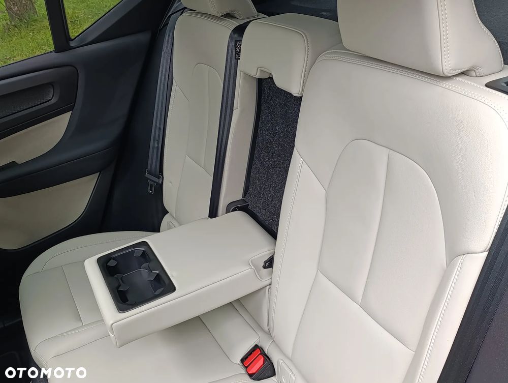 Volvo XC 40 B5 B AWD Ultimate Dark - 16