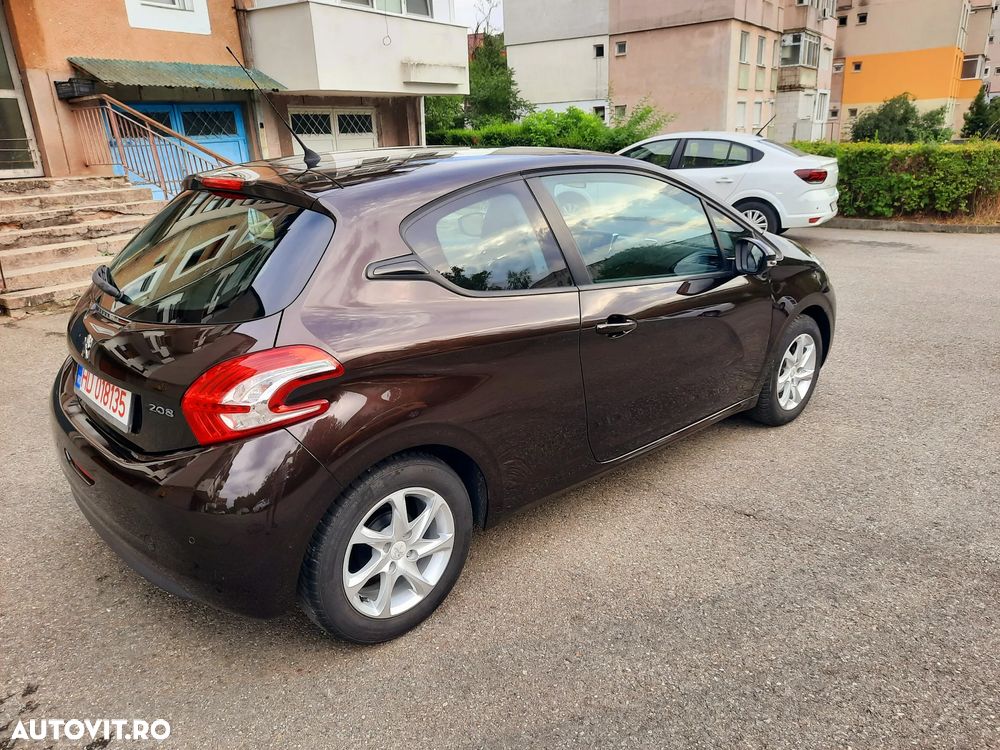 Peugeot 208 PureTech 82 Start & Stop Tech Edition - 3