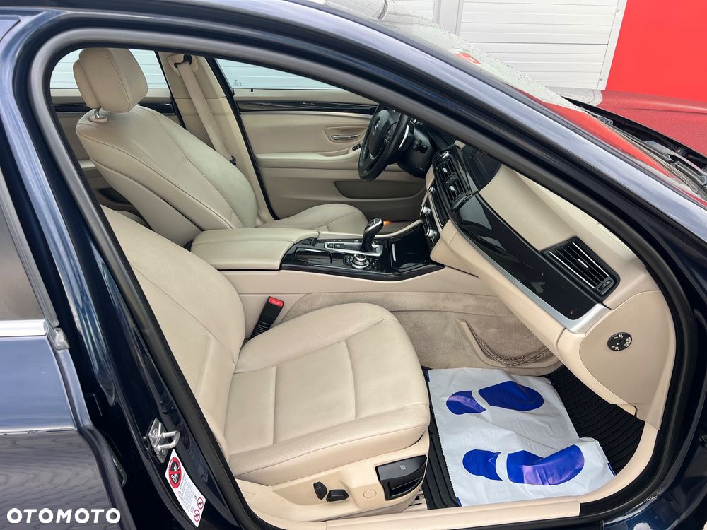 BMW Seria 5 530d xDrive Sport-Aut - 10