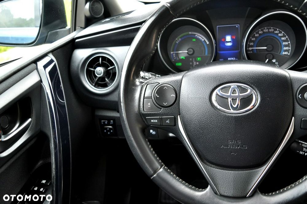 Toyota Auris - 16