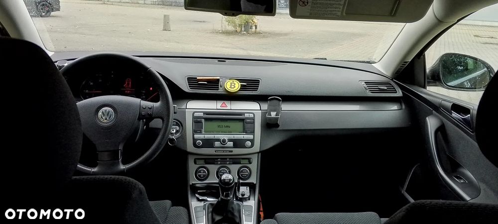 Volkswagen Passat 1.9 TDI Highline - 4