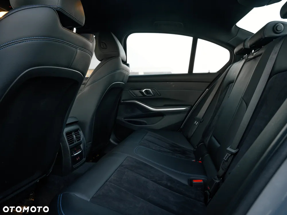 BMW Seria 3 318i M Sport - 10