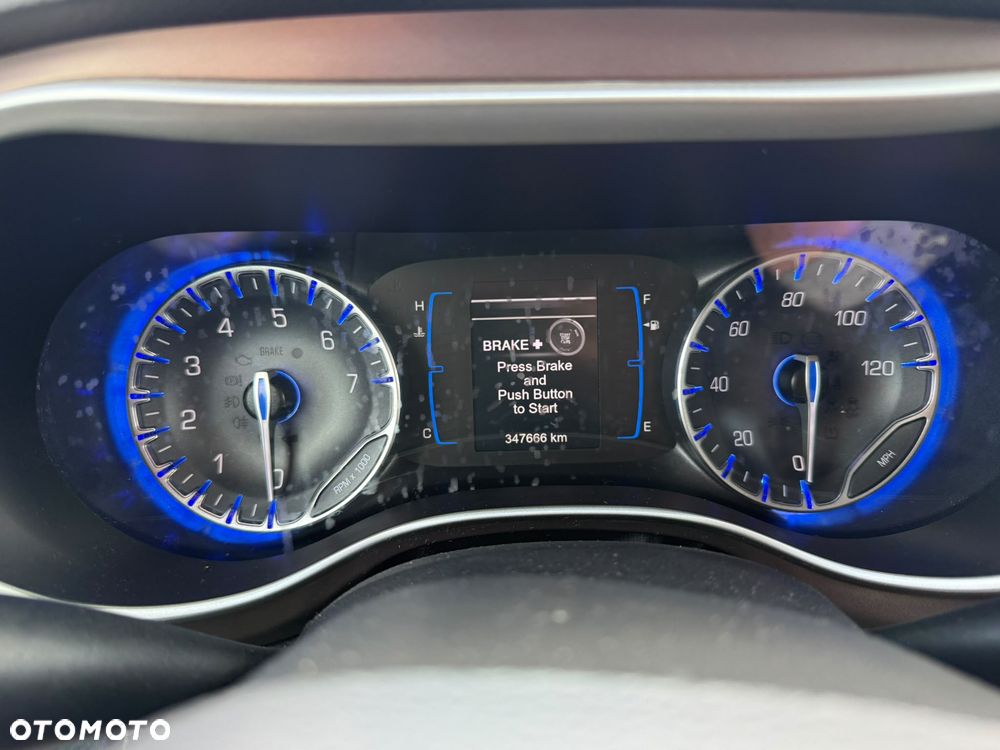 Chrysler Pacifica - 20