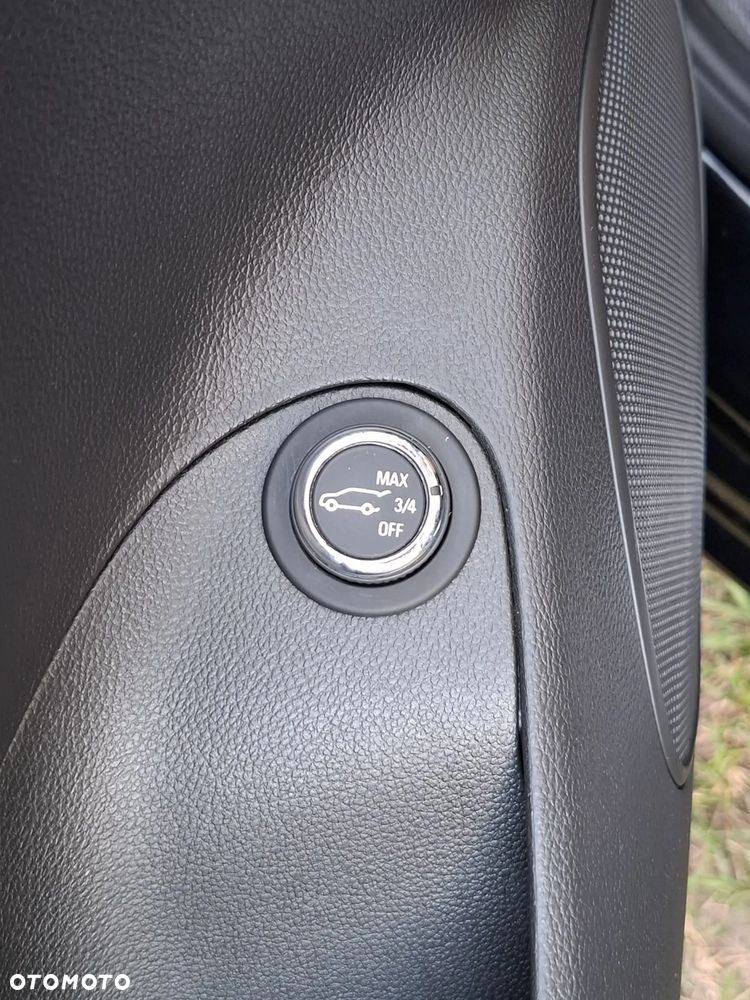 Opel Astra 1.4 T Elite S&S - 28