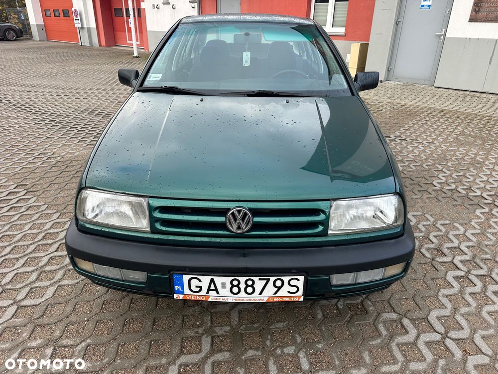 Volkswagen Vento 1.8 GL - 6