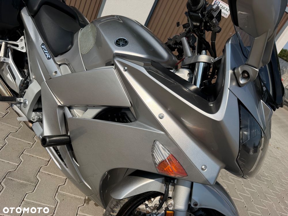 Yamaha FJR - 11