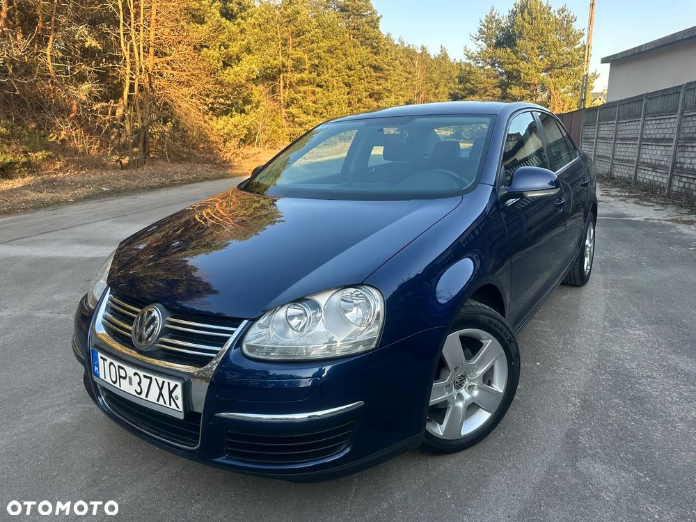 Volkswagen Jetta - 1