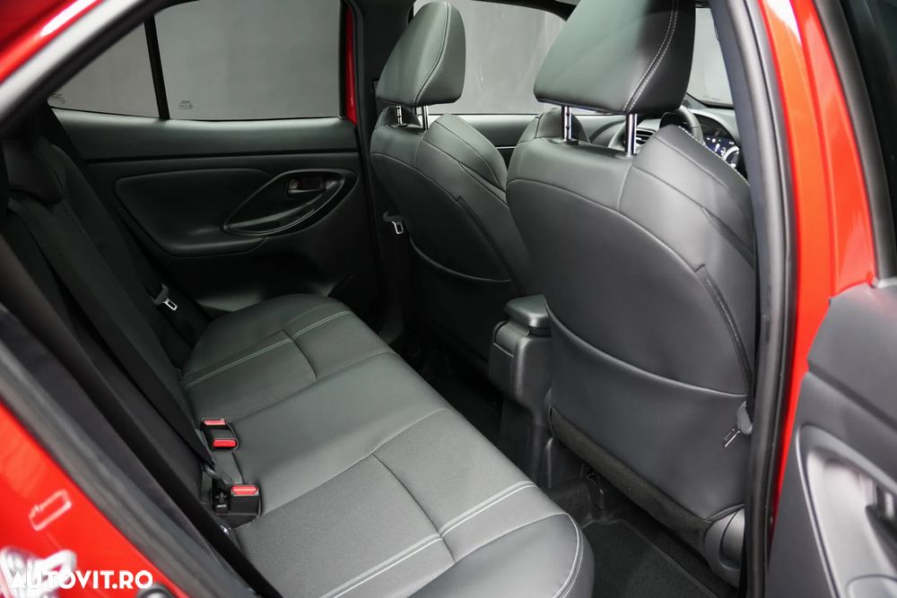 Toyota Yaris Cross 1.5 VVT-i HSD 4x2 Exclusive Adventure - 9