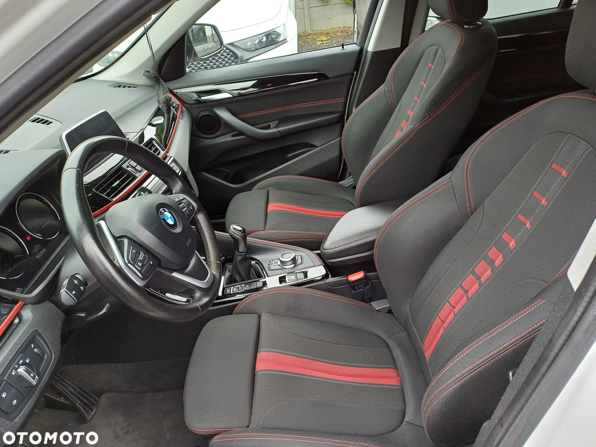 BMW X1 sDrive16d Sport Line - 16