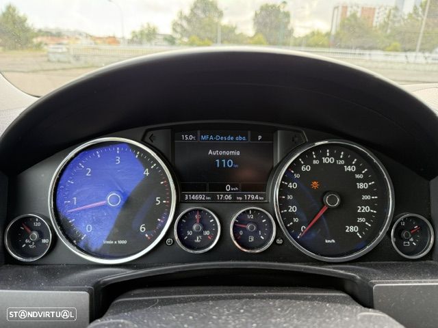 VW Touareg 3.0 TDI V6 Tiptronic - 14