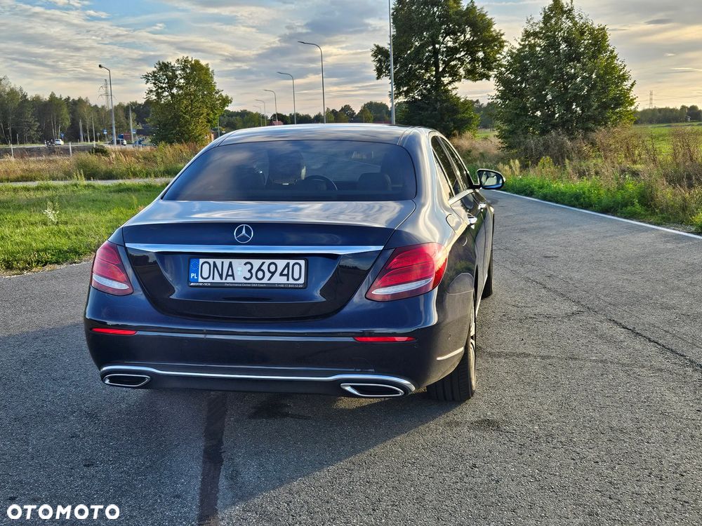 Mercedes-Benz E-Class 2017 photo 4