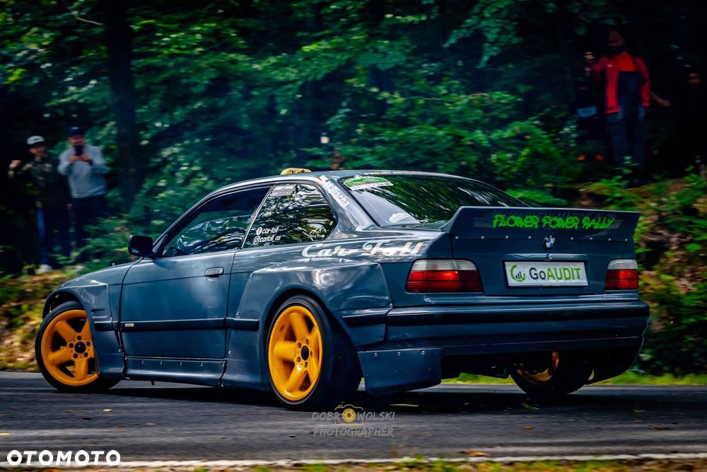BMW Seria 3 328i - 3