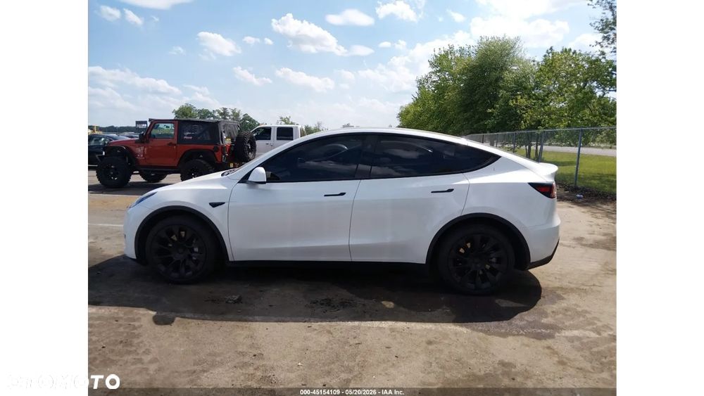 Tesla Model Y Long Range Dual Motor AWD - 7