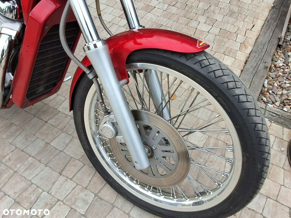 Suzuki Intruder - 25