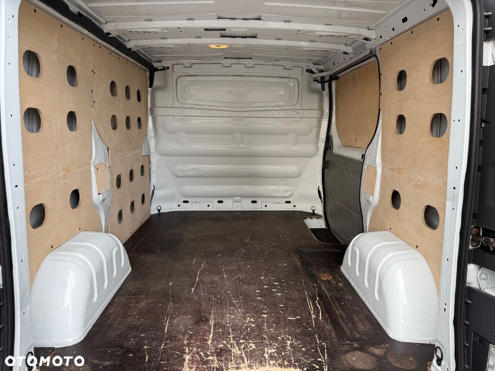 Opel Vivaro - 22