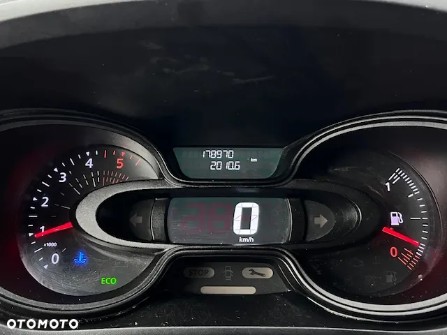 Renault Trafic - 23