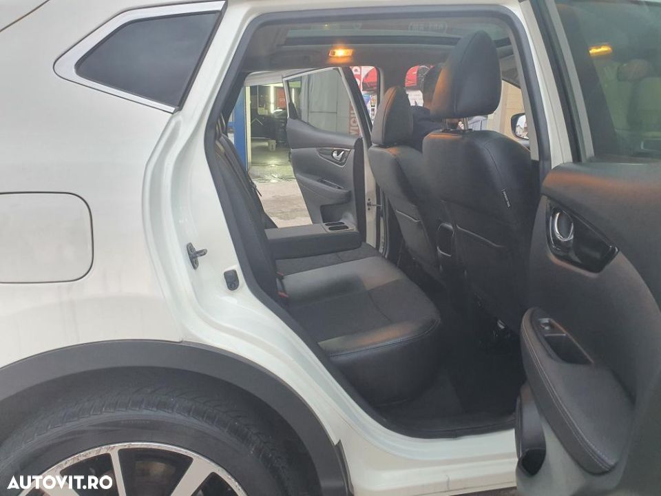 Nissan Qashqai 1.6 DCI Xtronic TEKNA+ - 24