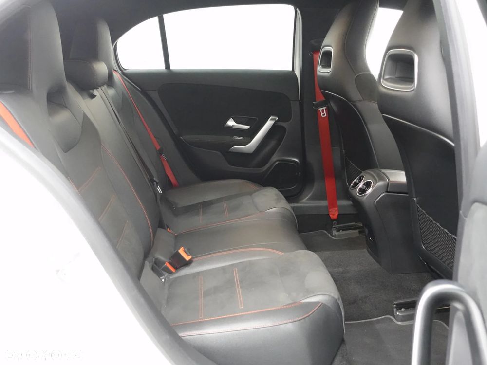 Mercedes-Benz Klasa A 45 S AMG 4-Matic 8G-DCT - 24
