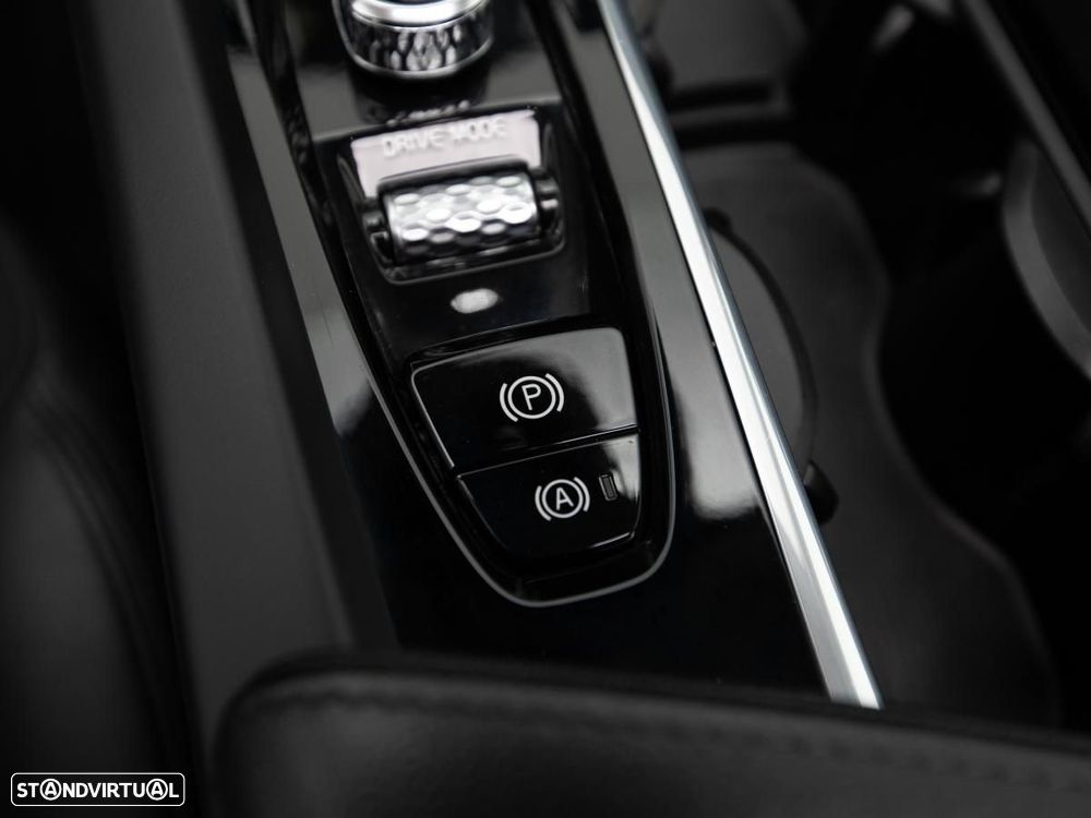 Volvo XC 60 2.0 T8 PHEV Inscription Expression AWD - 24