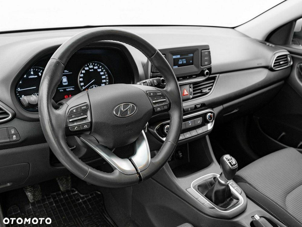 Hyundai i30 1.5 DPI Classic + - 7
