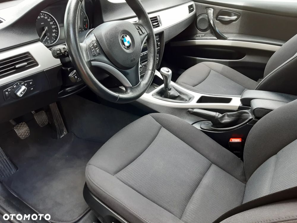 BMW Seria 3 318i Edition Lifestyle - 12