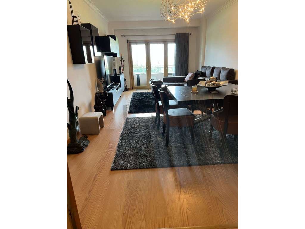 Apartamento T2 com Terraço, Vista Rio e Garagem em Box, para Venda,... - Grande imagem: 4/32