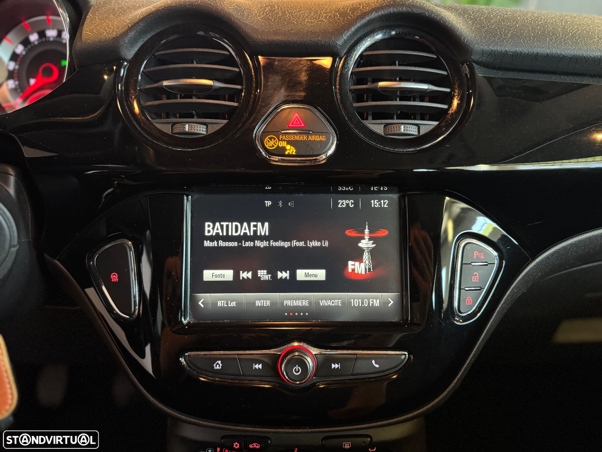 Opel Adam 1.2 - 9