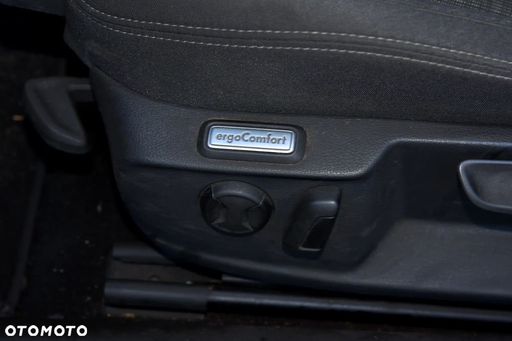 Volkswagen Passat - 18