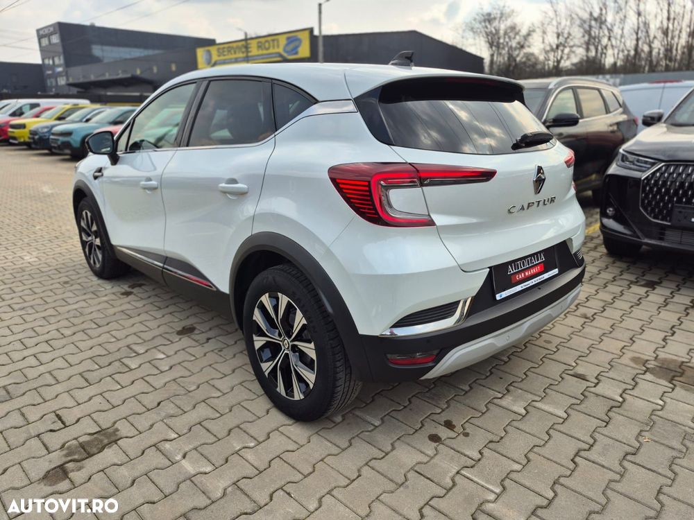 Renault Captur 140 EDC MHEV Techno - 11