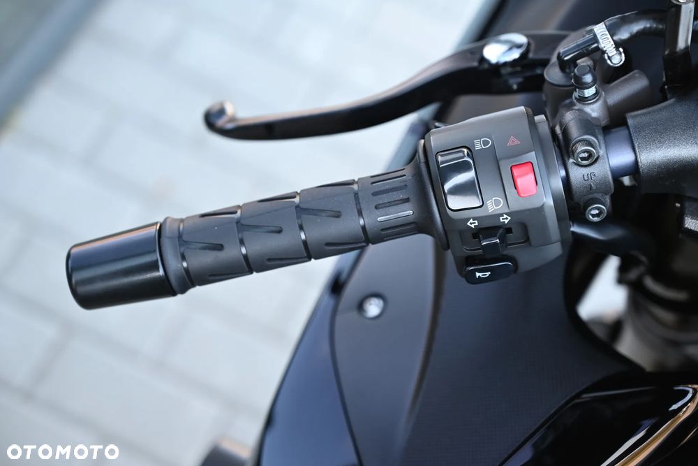 Kawasaki ZZR - 37