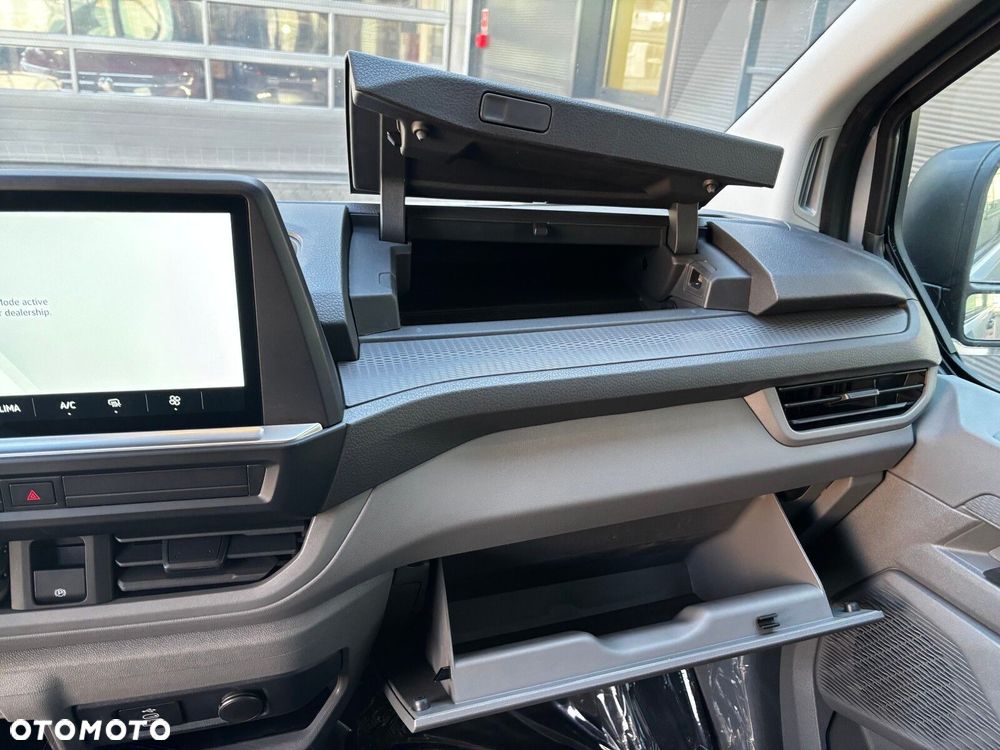 Volkswagen Transporter 2.0 TDI 150 KM 8-automat 8m L1 - 16