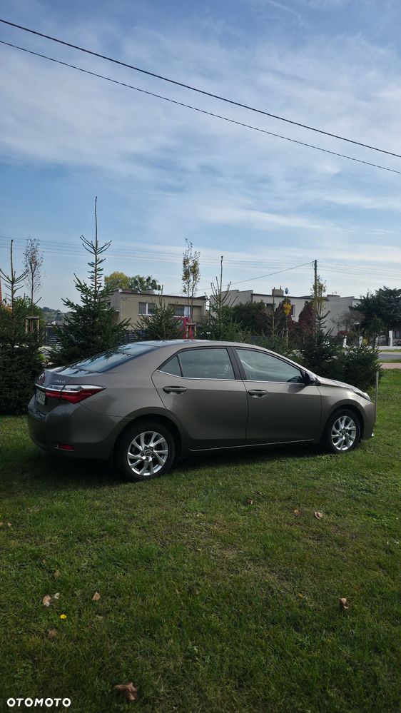 Toyota Corolla 2017 photo 2