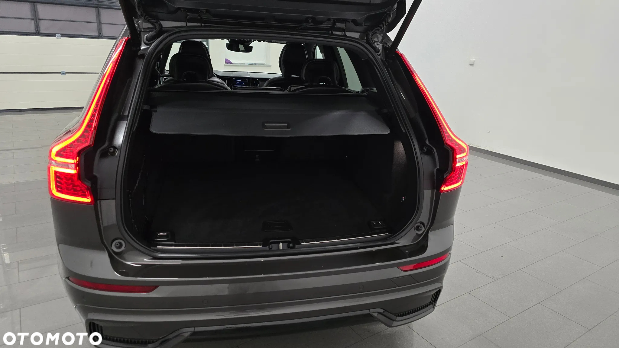 Volvo XC 60 B4 D AWD Plus Dark - 10